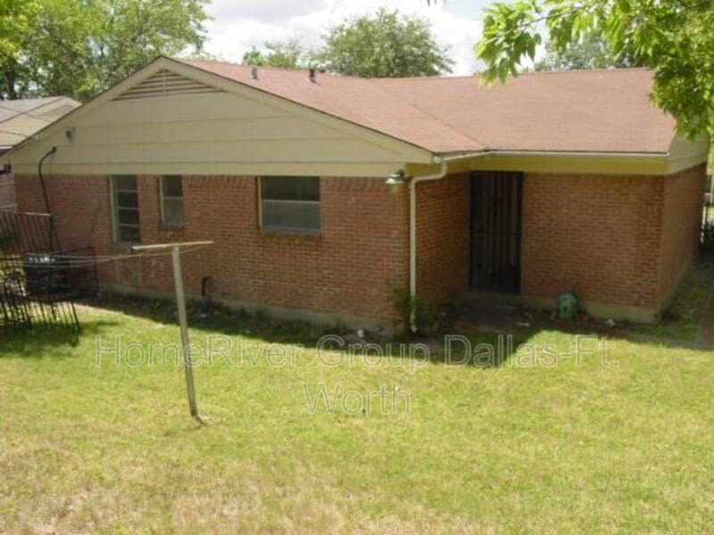 Building Photo - 5720 Bluffman Dr