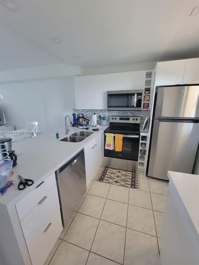 Building Photo - 1391 S Ocean Blvd