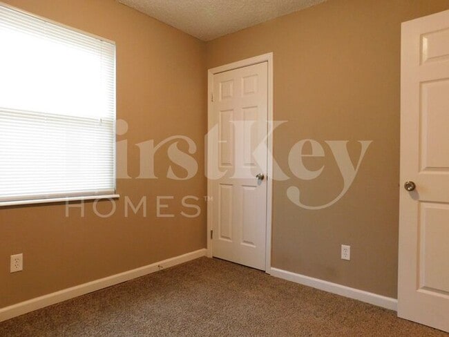 Building Photo - 2489 Millvalley Dr