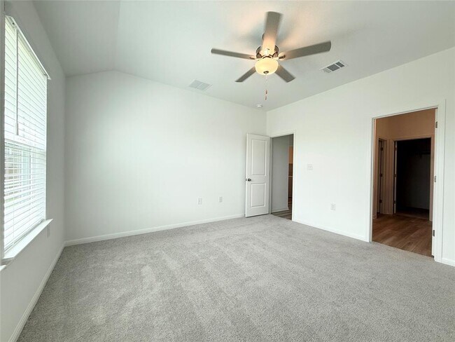 Building Photo - 15409 Flowers Vw