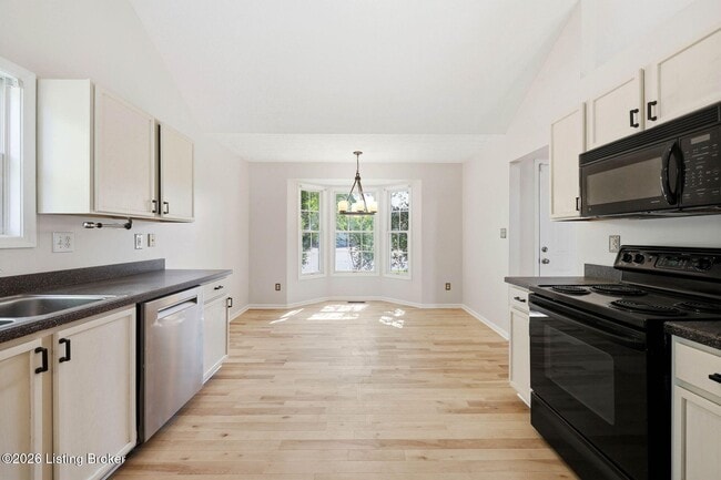 Building Photo - 4029 Orchard Lake Dr