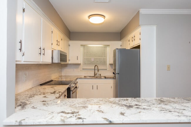 Building Photo - 7887 Kinglet Rd