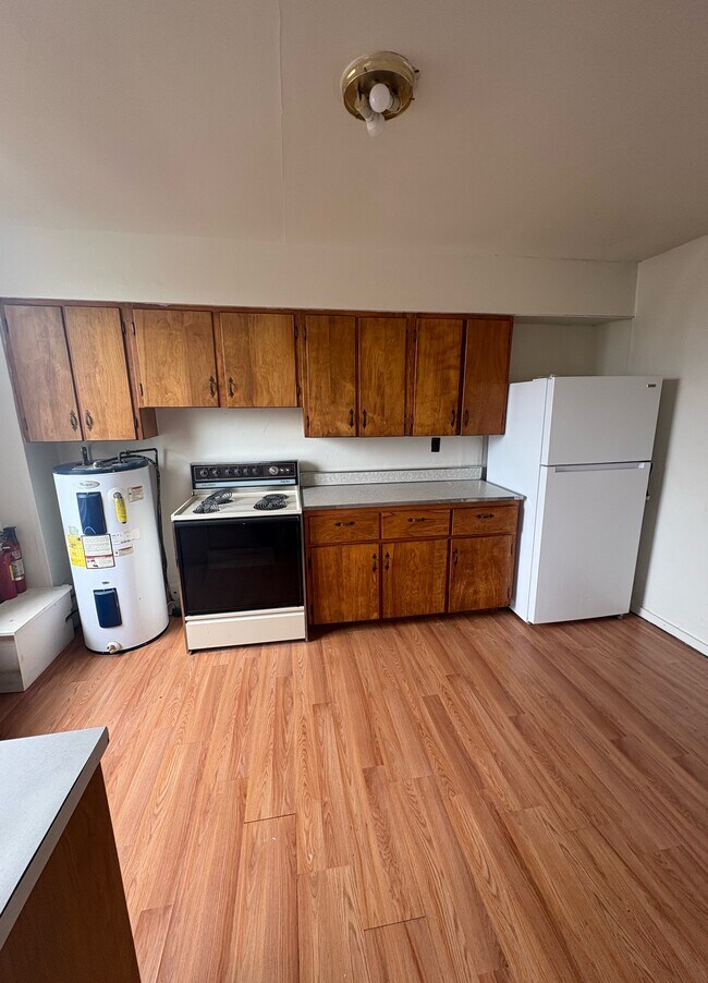 Primary Photo - 36 N Gallatin Ave