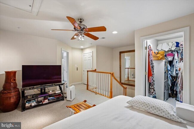 Building Photo - 1309 McLean Crest Ct