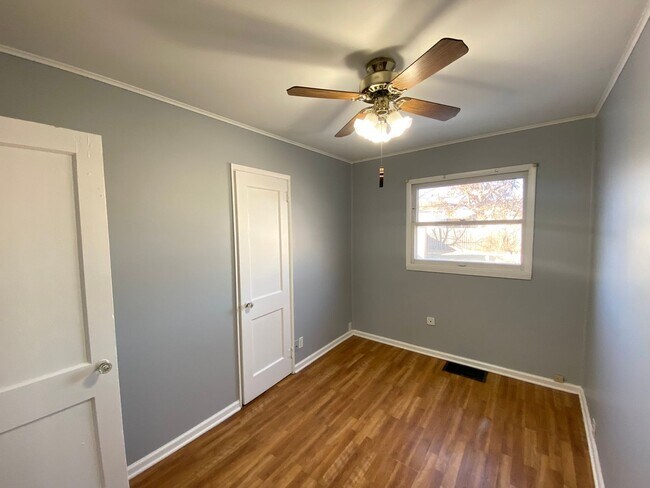 Building Photo - Beautiful 3 Bedroom, 1 Bath Home for Rent in Peoria!