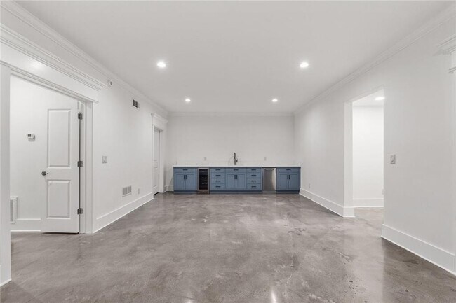 Building Photo - 390 Hembree Rd