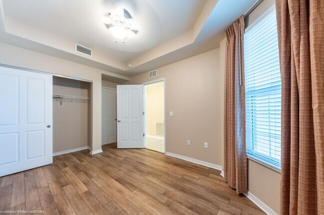 Building Photo - WALKING DISTANCE TO SUNSEEKER RESORT AND P...