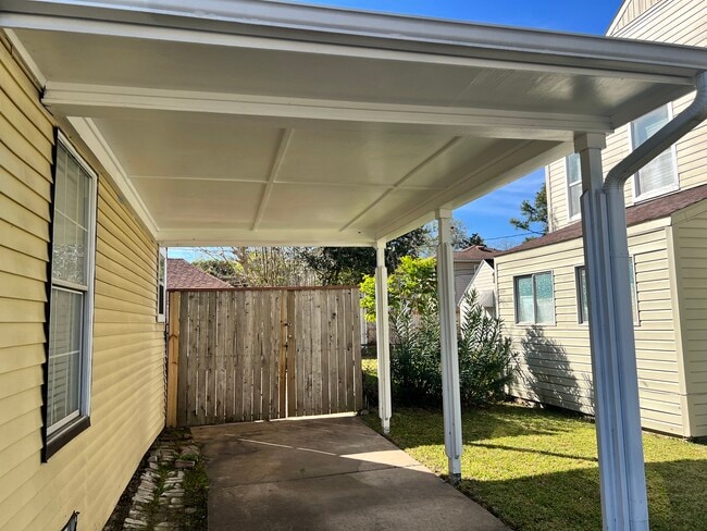 Building Photo - 4390 Harvest Ln