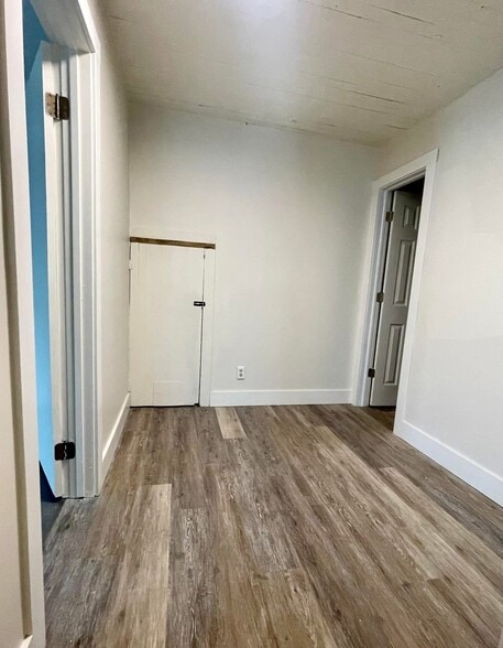 Building Photo - 308 5th St