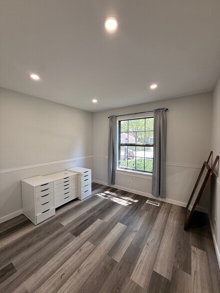 Building Photo - 1166 Middlebury Ln