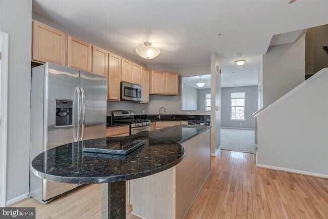 Building Photo - 5140 Donovan Dr