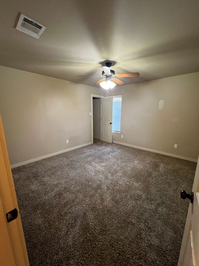 Building Photo - 3302 Lineage Loop