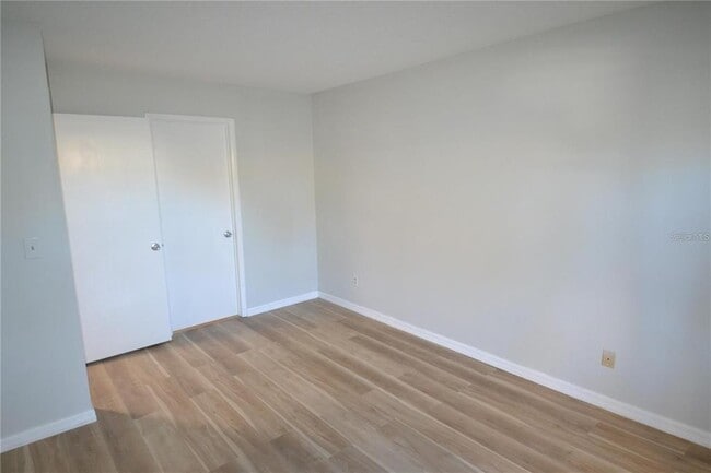 Building Photo - 3399 Mermoor Dr