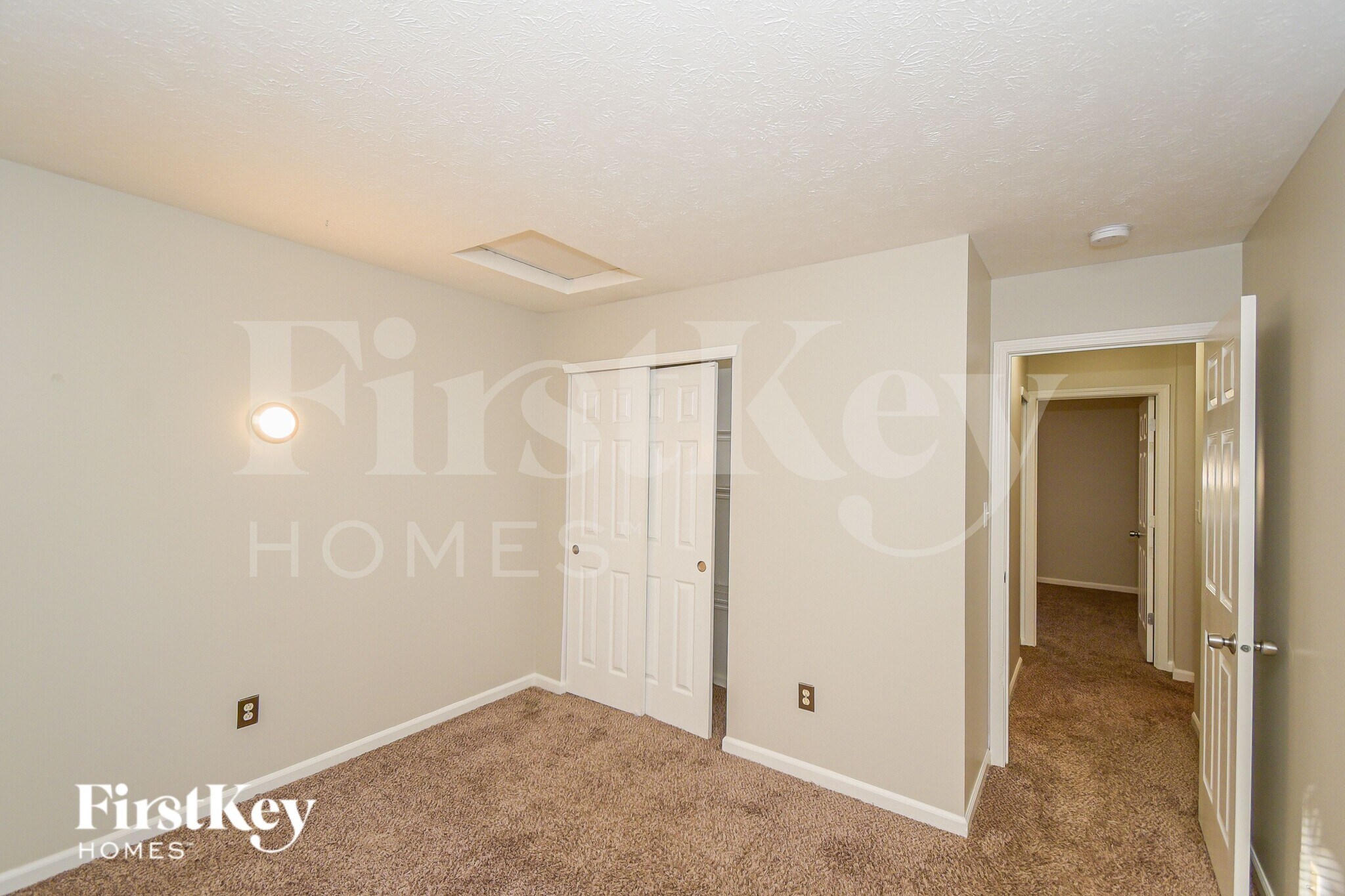 Building Photo - 7044 N Mesquite Ct