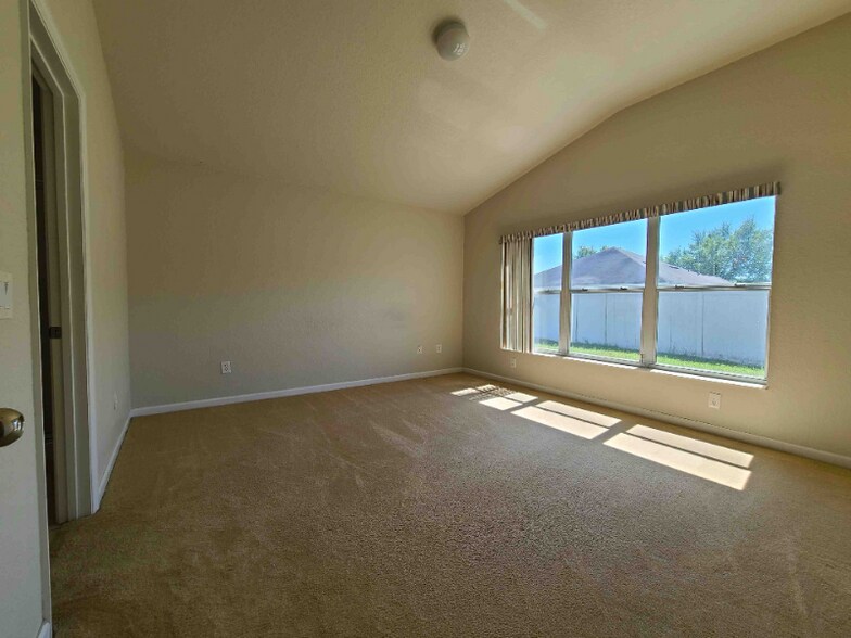 Building Photo - 5598 SW 39th St