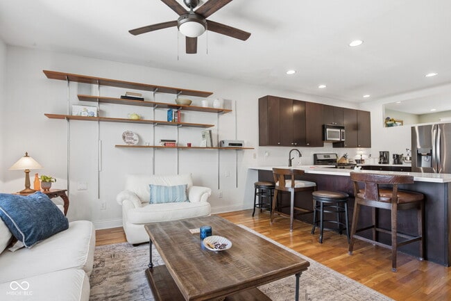 Building Photo - 228 E St Joseph St