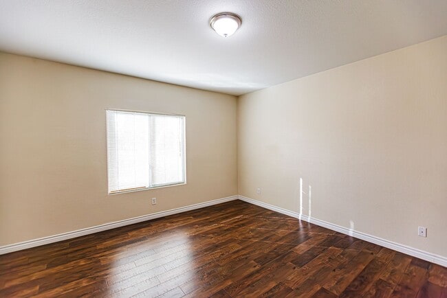 Building Photo - 1 Story home with 3 Bedrooms