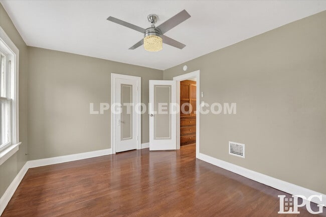 Building Photo - 2041 Loxley Rd