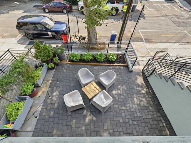 Building Photo - 59 Hauxhurst Ave