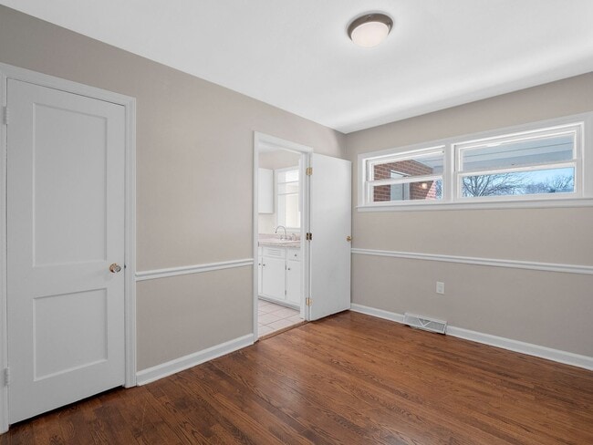 Building Photo - 4 Bedroom/ 2 Bath Home for Rent in NW Roanoke