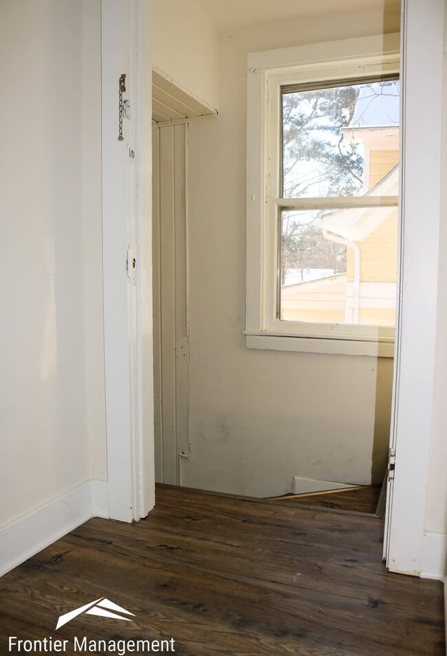 Building Photo - 901 Osage St