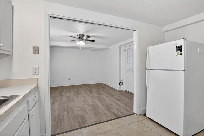 Building Photo - One Bedroom Unit in Heart of Uptown