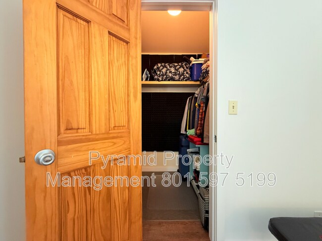 Building Photo - 251 S 700 E