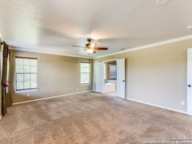 Building Photo - 4bed 2.5 bath