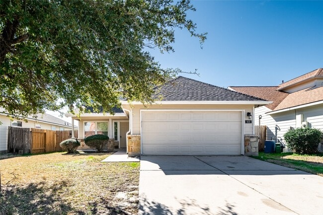 Building Photo - 930 Lancaster Lake Dr