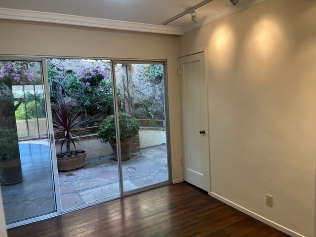 Building Photo - 8967 St Ives Dr