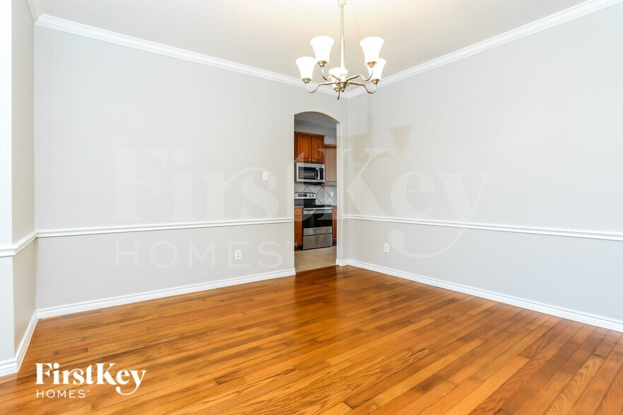 Building Photo - 1746 Summerwood Ln
