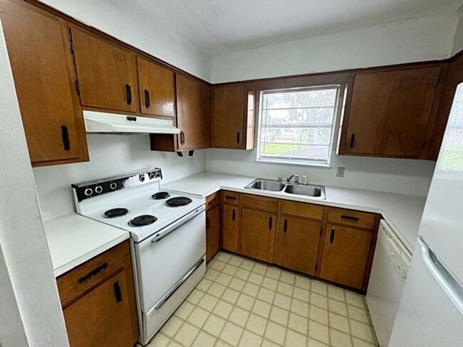 Building Photo - 3508 Delaware St