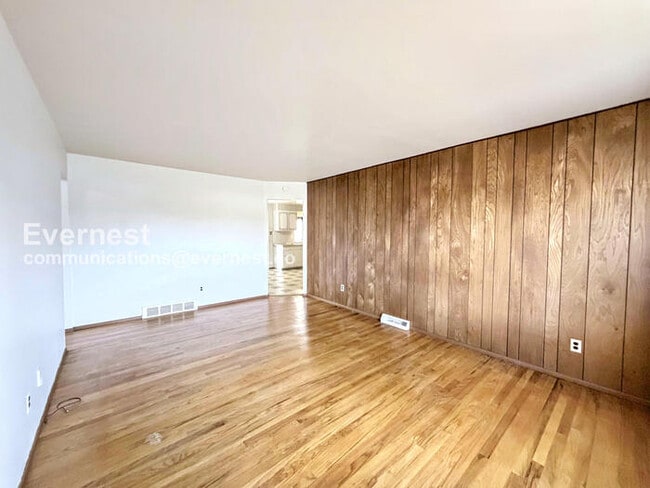 Building Photo - 29518 Walker Dr