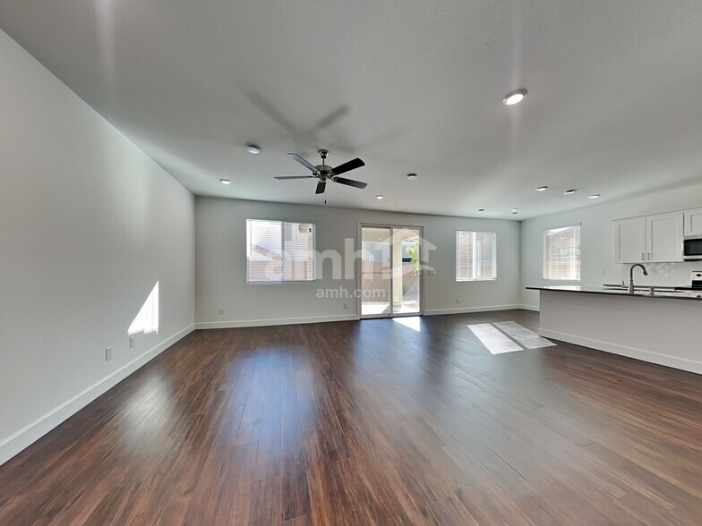 Building Photo - 4812 Blushing Star St