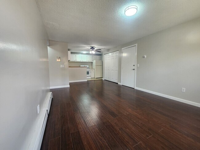 Building Photo - 134 Tyngsboro Rd