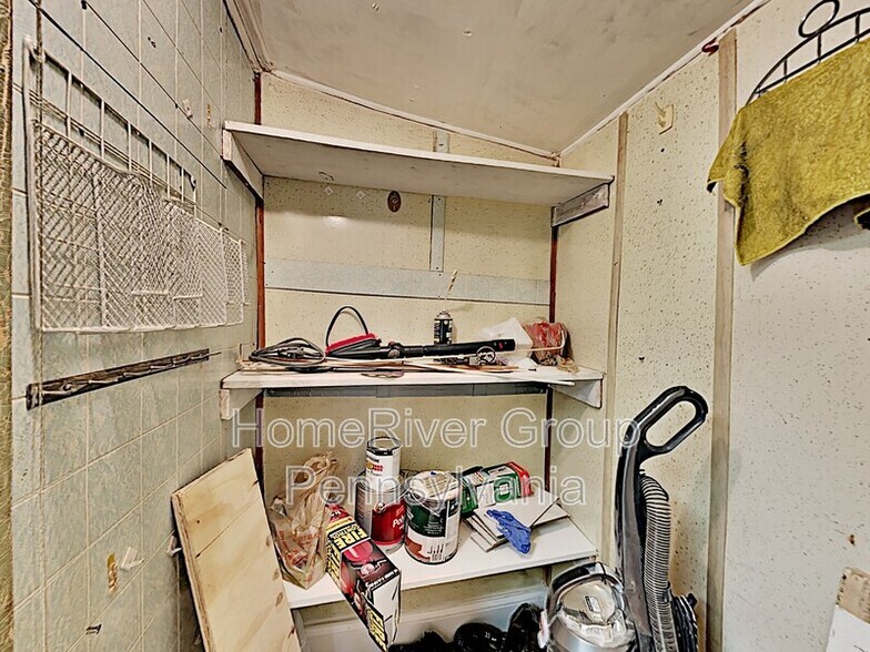 Building Photo - 110 N 61st St