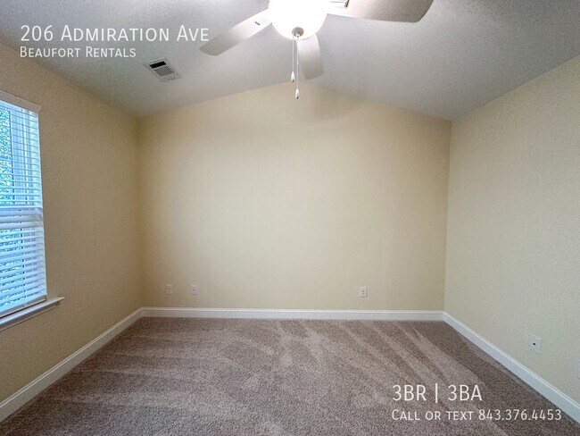 Building Photo - 206 Admiration Ave