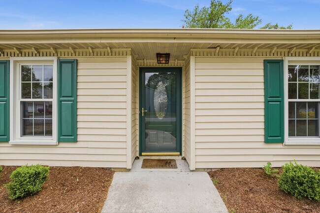 Building Photo - 2252 Newstead Dr