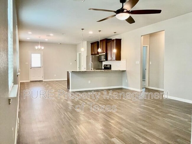 Building Photo - 128 Earl Keen St