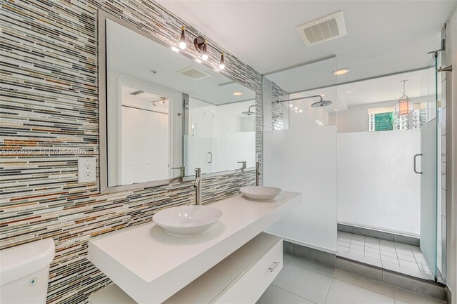 Building Photo - 92 SW 3rd St