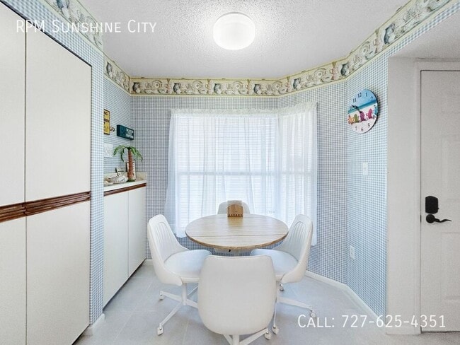 Building Photo - 1324 Pasadena Ave S