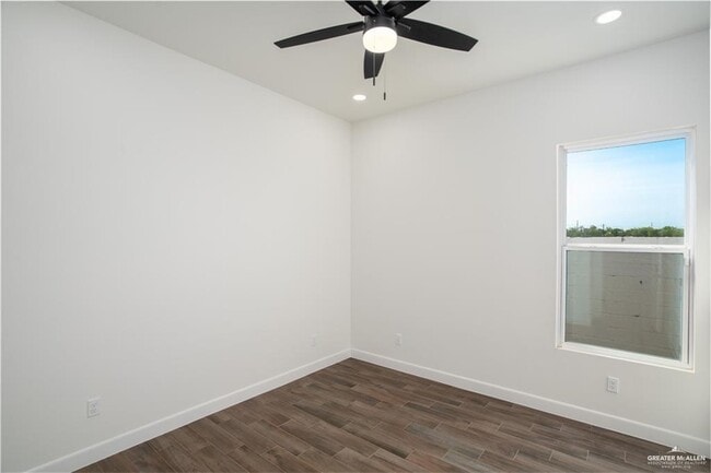 Building Photo - 16 S Marla Ct