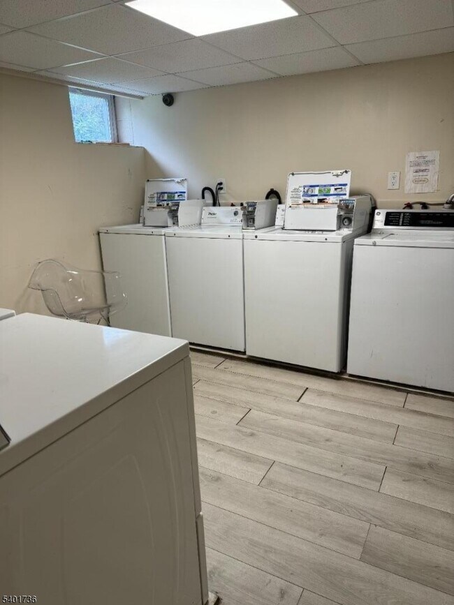 Building Photo - 330 Franklin Ave