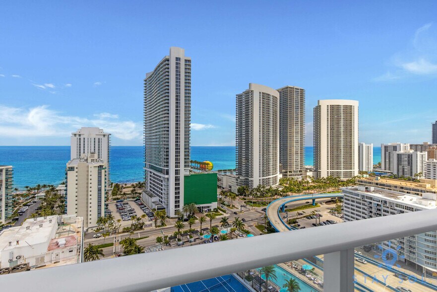 Building Photo - 4010 S Ocean Dr