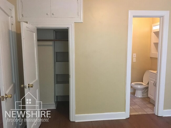 Building Photo - 24 Prancer Ave