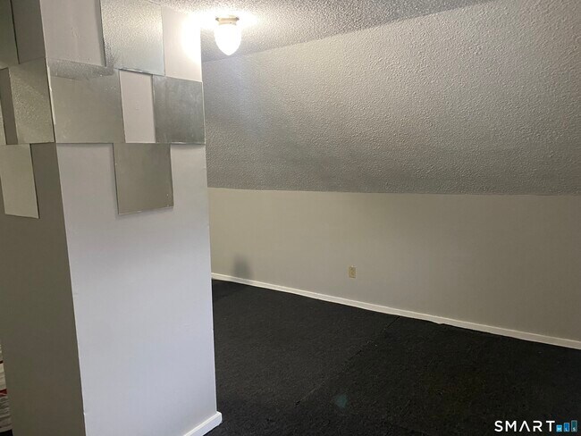 Building Photo - 1880 Seaview Ave