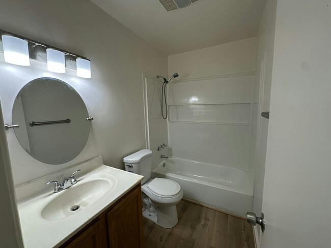 Building Photo - 1515 Stowmarket Ct