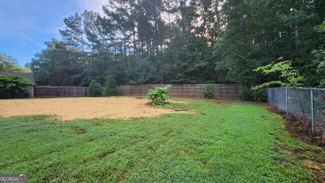 Building Photo - 135 Riverside Ct