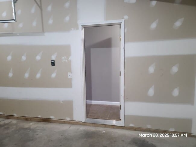 Building Photo - 3 Bedroom Townhome for Rent in Waynesboro