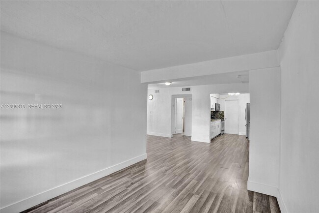 Building Photo - 2100 Service Rd